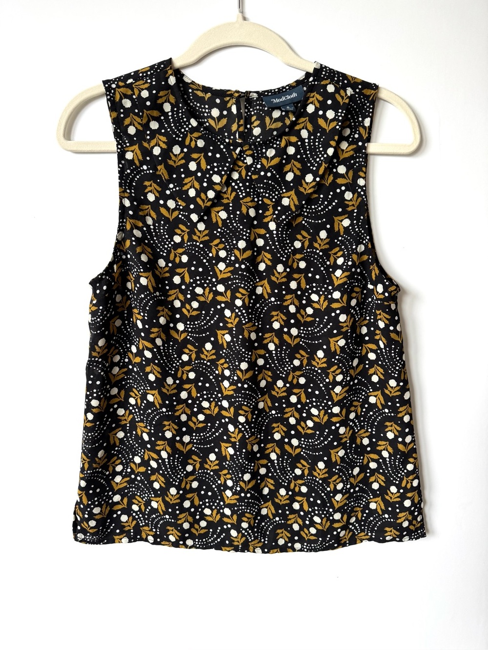 ModCloth floral printed sleeveless blouse